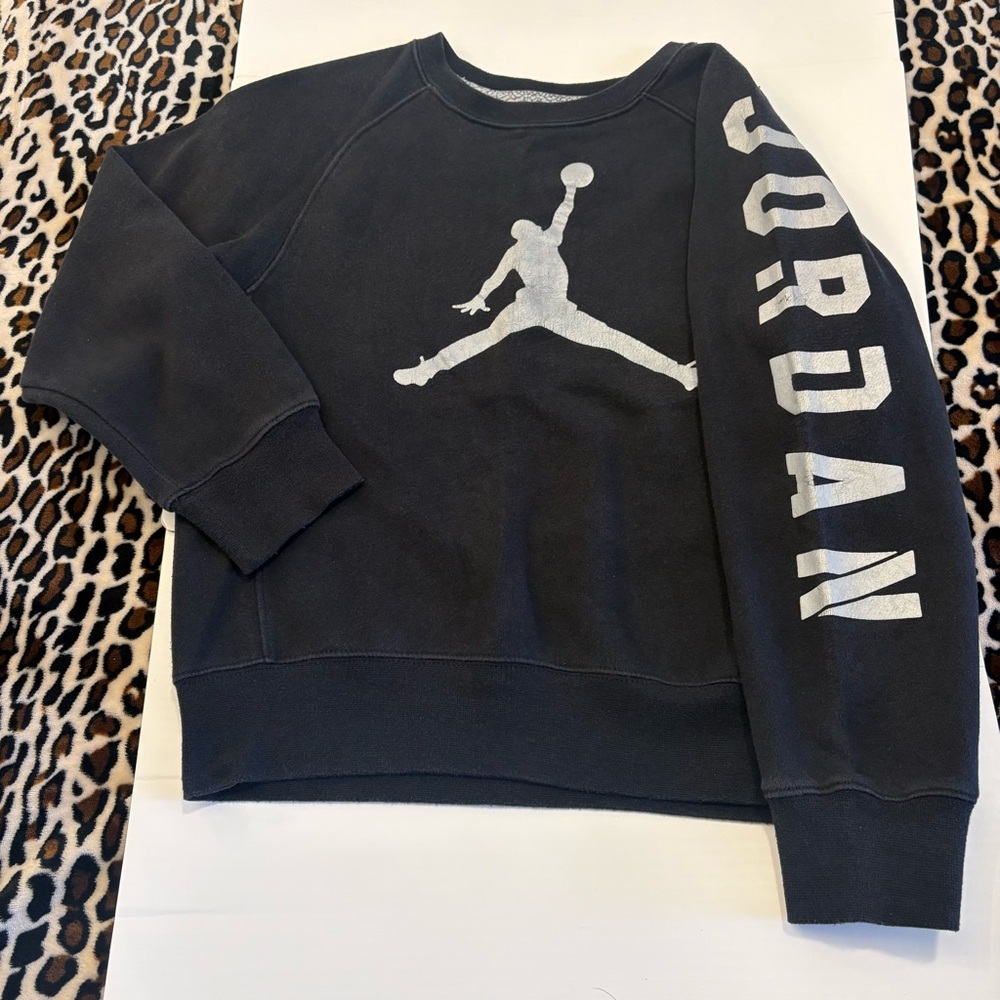 Jordan Jumpman Black Crewneck Sweatshirt Youth M (Fits Women's XS–S)‎